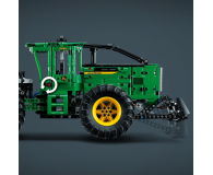 LEGO Technic 42157 Ciągnik zrywkowy John Deere 948L-II - 1144396 - zdjęcie 10